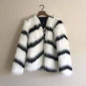 Fabulous B&W Faux Fur Coat 🧥